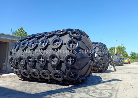 جودة Two-year Warranty Pneumatic Rubber Fender 2.5*5.5M For Vessel Berthing مصنع