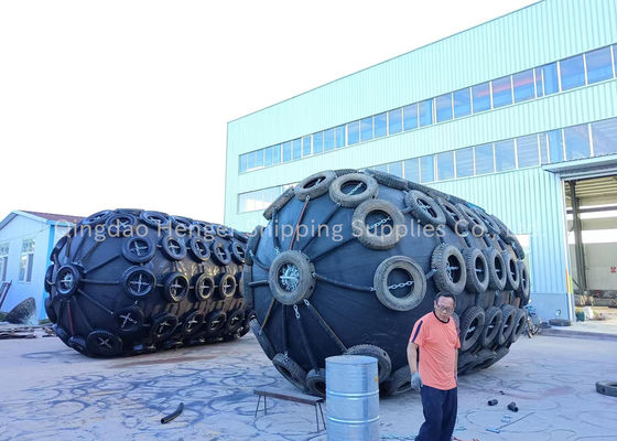 جودة Three-Year Warranty Pneumatic Rubber Fender 2.0*4.5M For Dock Anti-Collision مصنع