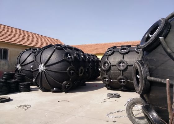 جودة حاجز مطاطي بحري أصلي متين للغاية وطويل الأمد مع معيار ISO 17357 2014 مصنع