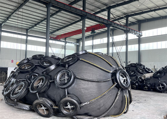 جودة ISO17357 Standard 3.3*6.5M 50Kpa مصد مطاطي هوائي أسود للبيع مصنع