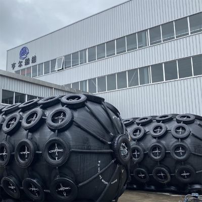 جودة Two-year Warranty Pneumatic Rubber Fender 2.5*5.5M For Vessel Berthing مصنع
