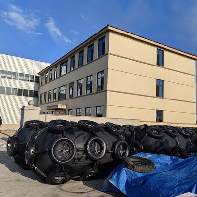 جودة Two-year Warranty Pneumatic Rubber Fender 2.5*5.5M For Vessel Berthing مصنع