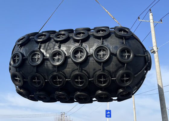 جودة 6 to 12 Years Design Life Pneumatic Marine Fender with 50kPa/80kPa Working Pressure for Ship-to-ship and Ship-to-dock Protection المصنع