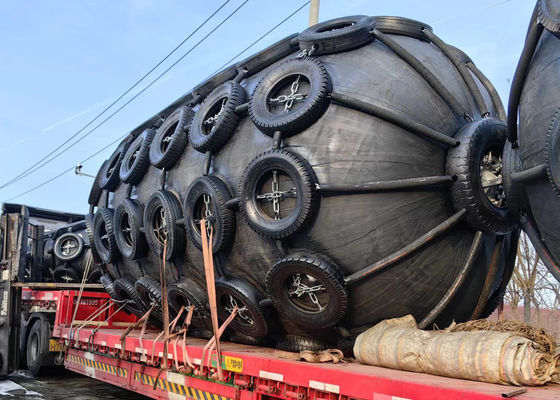جودة 6 to 12 Years Design Life Pneumatic Marine Fender with 50kPa/80kPa Working Pressure for Ship-to-ship and Ship-to-dock Protection المصنع
