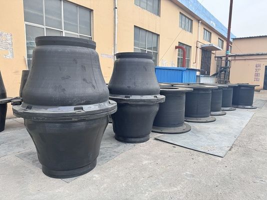 جودة 1.5KN-M - 276.4KN-M استيعاب الطاقة المارينغ مطاطي فندر حجم مخصص مصنع