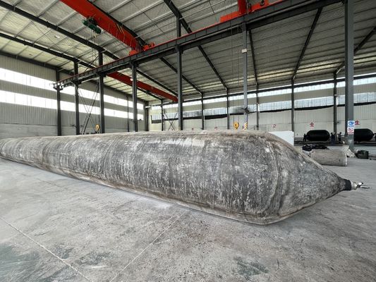 جودة ضغط الانفجار 0.3 MPa إلى 0.5 MPa كيس الهواء المطاطي البحري المضغوط بالهواء المضغوط مناسب لمعالجة البضائع البحرية فترة 18 شهرًا مصنع