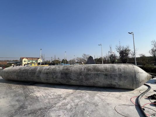 جودة قوة المطاط والألياف الاصطناعية الملاحية المطاط الهوائي ممتازة ضغط الانفجار 0.3 MPa إلى 0.5 MPa مثالية للتطبيقات البحرية مصنع
