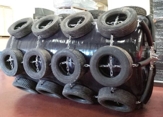 جودة ISO 17357 Certified EVA Foam Filled Fender with Customizable Density 70-110kg/m³ and 0.5m-4.8m Diameter for Marine Use المصنع