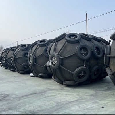 جودة ISO 17357 Certified Natural Rubber Pneumatic Fender with 50Kpa Working Pressure for Marine Safety المصنع