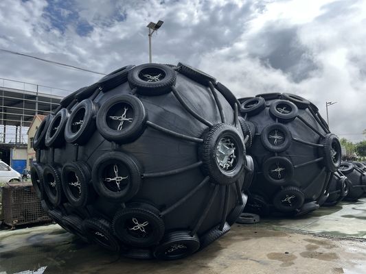 جودة واقيات بحرية هوائية عالية المتانة تتميز بشبكة إطارات سلسلة طريقة الدفع ويسترن يونيون مثالية لسلامة رسو السفن مصنع