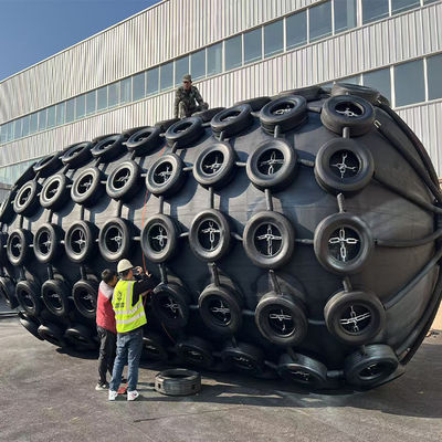 جودة ISO 17357 Certified Natural Rubber Pneumatic Fender with 50Kpa Working Pressure for Marine Safety المصنع