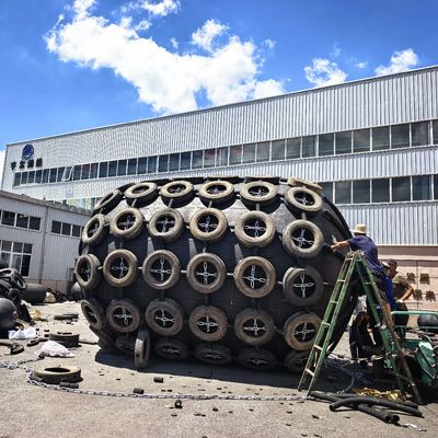 جودة حاجز مطاطي هوائي أبيض مع شهادة CCS BV للعمليات البحرية مصنع