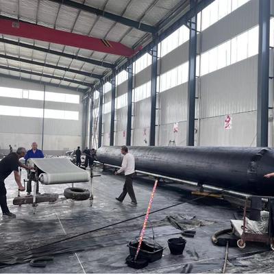 جودة حقيبة هواء مطاطية بحرية عالية الجودة مع 4-12 طبقة مادة سلك الإطارات الاصطناعية لرفع الأشياء الثقيلة و 10-15 سنة من العمر مصنع