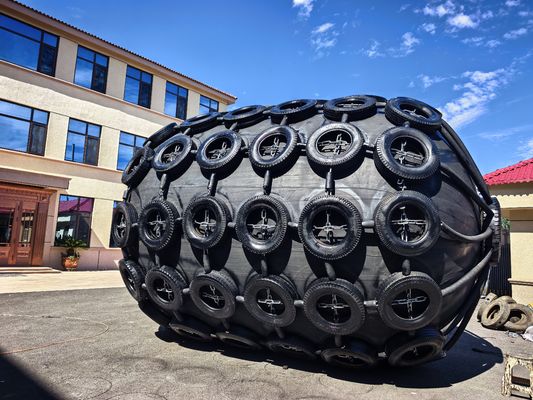 جودة المزلق المطاطي المضغوط معايير ISO17357 مع أحجام مخصصة من 0.3 إلى 4.8 M وضغط 50kpa مصنع