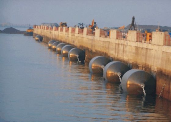 جودة High Density Foam Core Foam Filled Fender with High Energy Absorption Capacity and Positive Buoyancy for Marine Protection مصنع