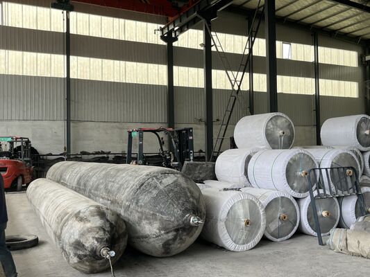 جودة Marine Rubber Airbag with High Grip Surface Pattern for Stable Shipyard Positioning in 0.8-3 M Diameter and 4-25 M Length المصنع