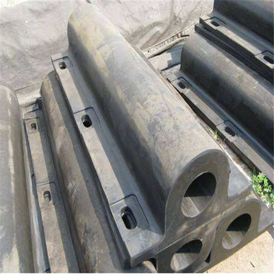 جودة H200 * L800 درابزين مطاطي بحري نوع D للسفن ضمان لمدة سنتين مصنع