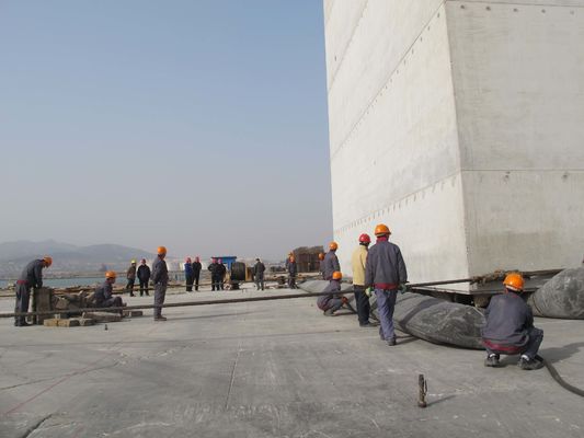 جودة الوسائد الهوائية المطاطية البحرية الصناعية وسادة هوائية هوائية 8 - 24 م طويلة لإطلاق السفن مصنع