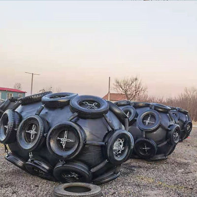 جودة حاجز مطاطي هوائي مخصص بأحجام متوفرة من 0.3-4.8 متر وضغط 50 كيلو باسكال و 80 كيلو باسكال لتطبيقات حواجز السفن مصنع