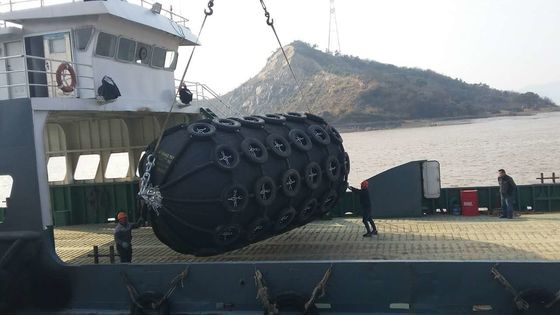 جودة حصيرة مطاطية مع حبل شبكي مصدات مطاطية تعمل بالهواء المضغوط مصنع