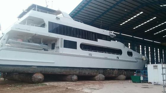 جودة إطلاق سفينة وسائد هوائية إنقاذ بحرية 250T / M ورفع الوسادة الهوائية مصنع