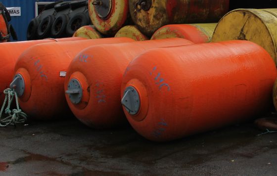 جودة Custom Manufacturing ISO 17357 Standard Foam Filled Fender with 0.5 M~4.8 M Diameter for Marine Applications مصنع