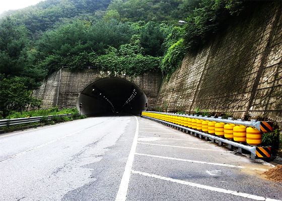 جودة نظام سياج حاجز البولي يوريثين الأصفر للسلامة على الطرق السريعة مصنع