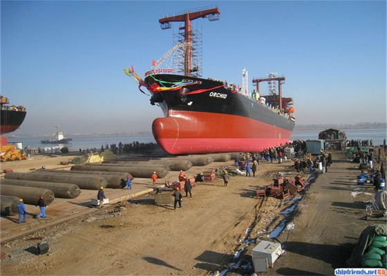 جودة Marine Rubber Airbag with 4-12 Layer Design 0.8-3 M Diameter and 4-25 M Length for Ship Launching مصنع
